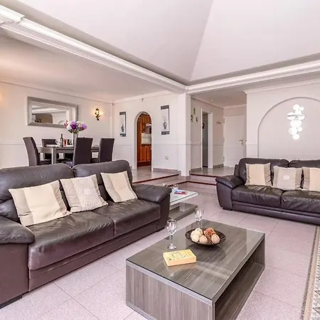 Azure Wonderful 3 Bedroom Private Heated Pool Villa *