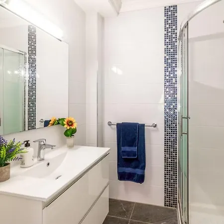 Villa Azure Wonderful 3 Bedroom Private Heated Pool *